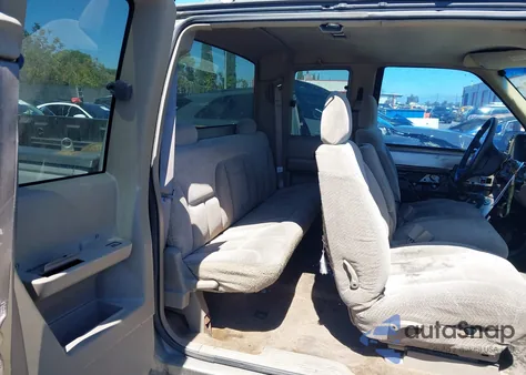 1998 Chevrolet C1500 Fleetside from USA, damaged, VIN 2GCEC19M6W1247433